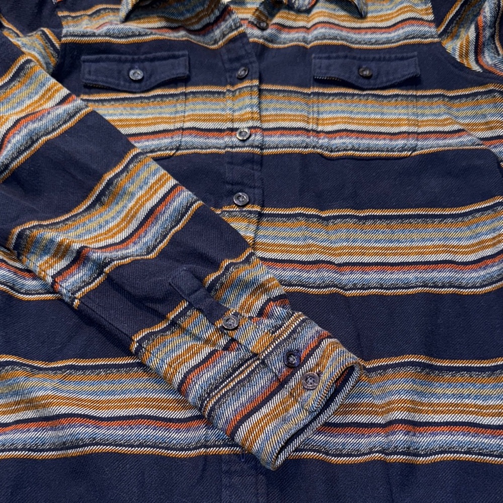 Patagonia Midweight Fjord Flannel Button-Up Shirt Women’s 8 EUC - Picture 4 of 5